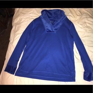Blue long sleeved shirt with velvet like trim